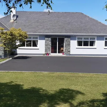 Acres Guesthouse- Only * Killarney